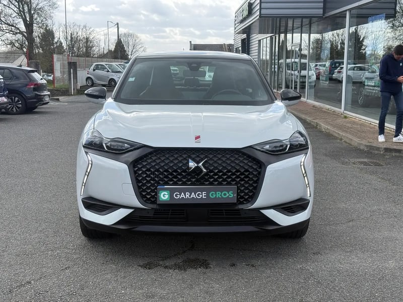 Photo de la voiture DS DS 3 CROSSBACK DS3 Crossback PureTech 130 EAT8 Performance Line