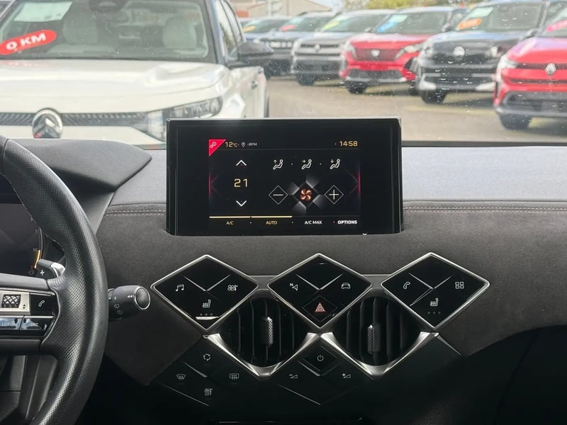 Photo de la voiture DS DS 3 CROSSBACK DS3 Crossback PureTech 130 EAT8 Performance Line