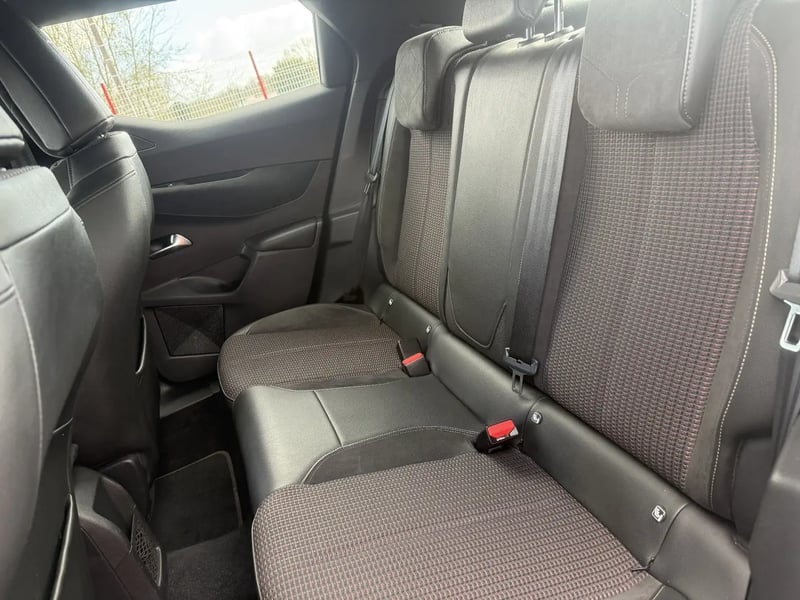 Photo de la voiture DS DS 3 CROSSBACK DS3 Crossback PureTech 130 EAT8 Performance Line