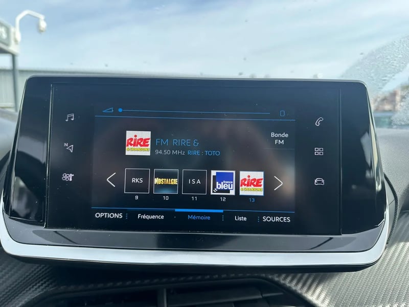 Photo de la voiture PEUGEOT 208 PureTech 100 S&S BVM6 Active Pack