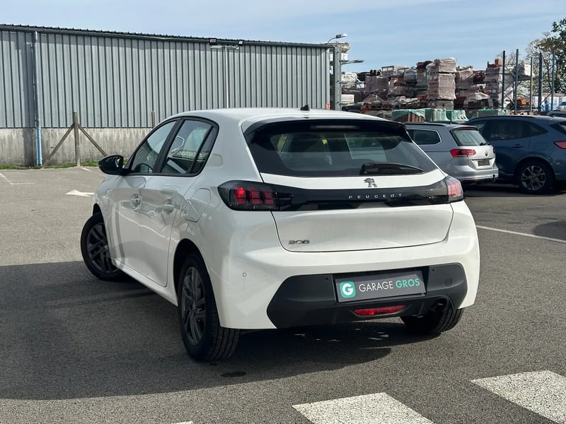 Photo de la voiture PEUGEOT 208 PureTech 100 S&S BVM6 Active Pack
