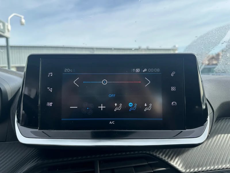 Photo de la voiture PEUGEOT 208 PureTech 100 S&S BVM6 Active Pack