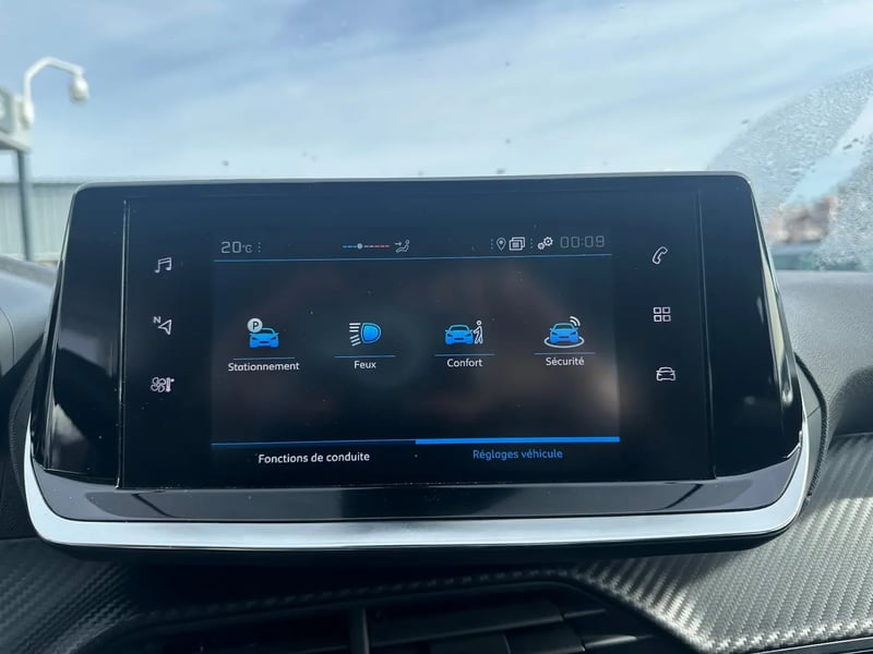 Photo de la voiture PEUGEOT 208 PureTech 100 S&S BVM6 Active Pack