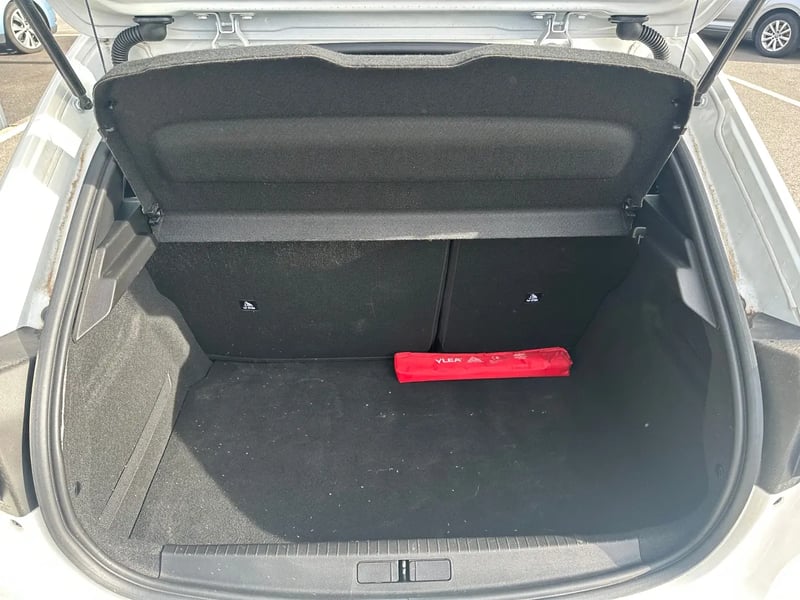 Photo de la voiture PEUGEOT 208 PureTech 100 S&S BVM6 Active Pack