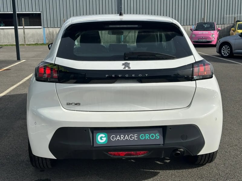 Photo de la voiture PEUGEOT 208 PureTech 100 S&S BVM6 Active Pack