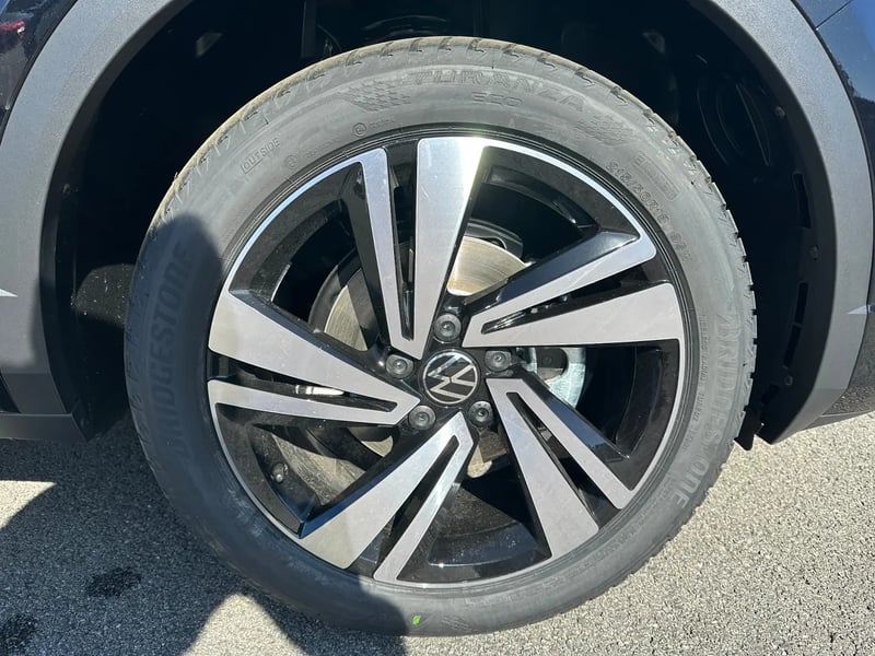Photo de la voiture VOLKSWAGEN T-ROC 1.5 TSI EVO2 150 Start/Stop DSG7 R-Line Edition