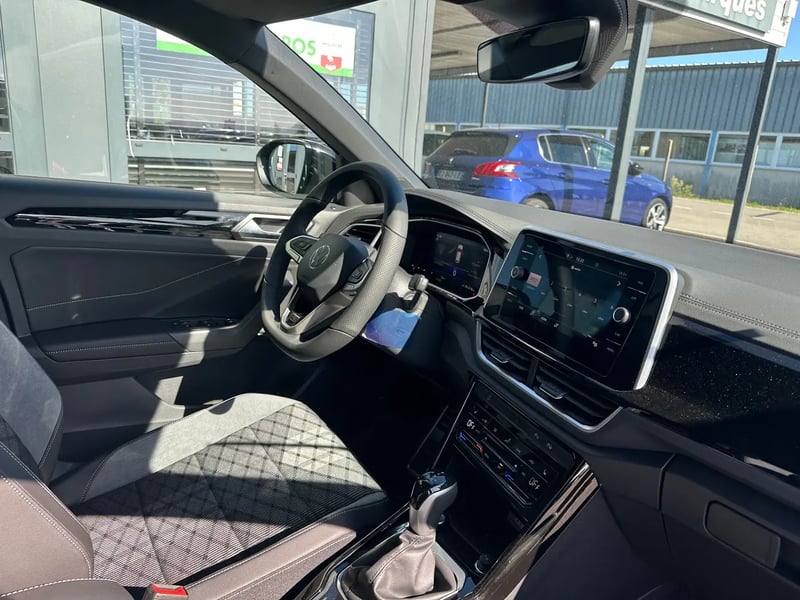 Photo de la voiture VOLKSWAGEN T-ROC 1.5 TSI EVO2 150 Start/Stop DSG7 R-Line Edition