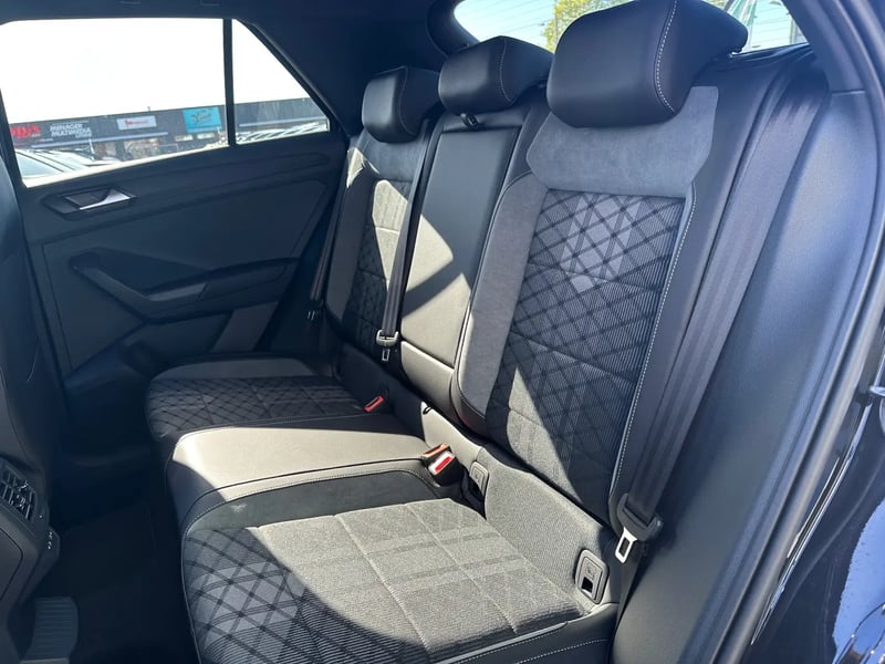 Photo de la voiture VOLKSWAGEN T-ROC 1.5 TSI EVO2 150 Start/Stop DSG7 R-Line Edition