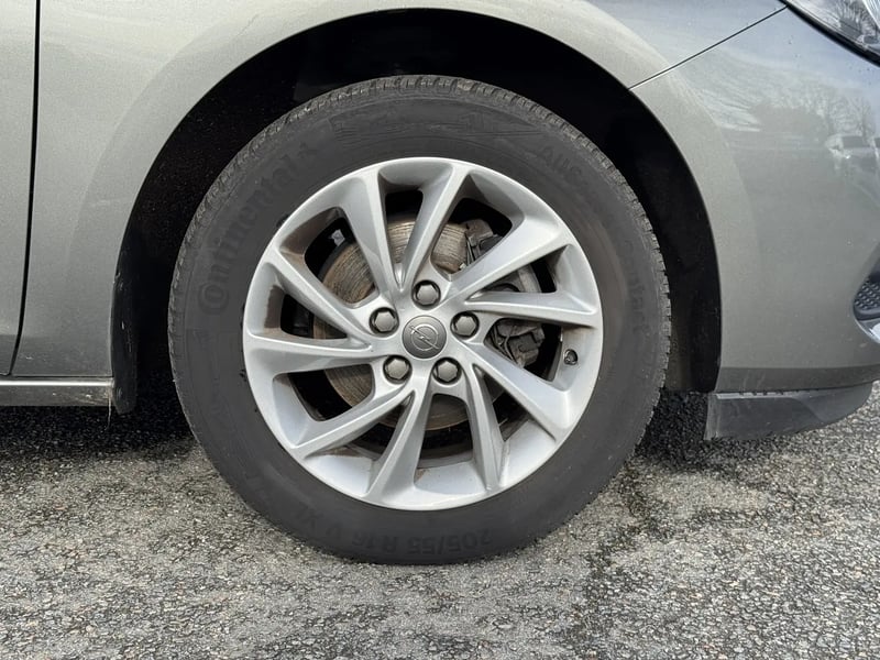 Photo de la voiture OPEL ASTRA SPORTS TOURER 1.2 Turbo 145 ch BVM6 Elégance