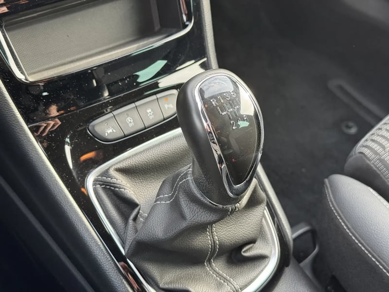 Photo de la voiture OPEL ASTRA SPORTS TOURER 1.2 Turbo 145 ch BVM6 Elégance