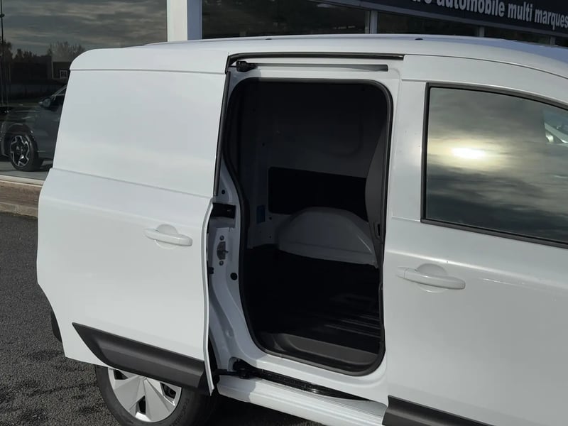 Photo de la voiture NISSAN TOWNSTAR FOURGON ELECTRIQUE EV FOURGON L1 45KWH CHARGEUR 22KW GSR2B N-CONNECTA