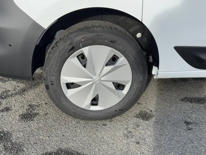 Photo de la voiture NISSAN TOWNSTAR FOURGON ELECTRIQUE EV FOURGON L1 45KWH CHARGEUR 22KW GSR2B N-CONNECTA