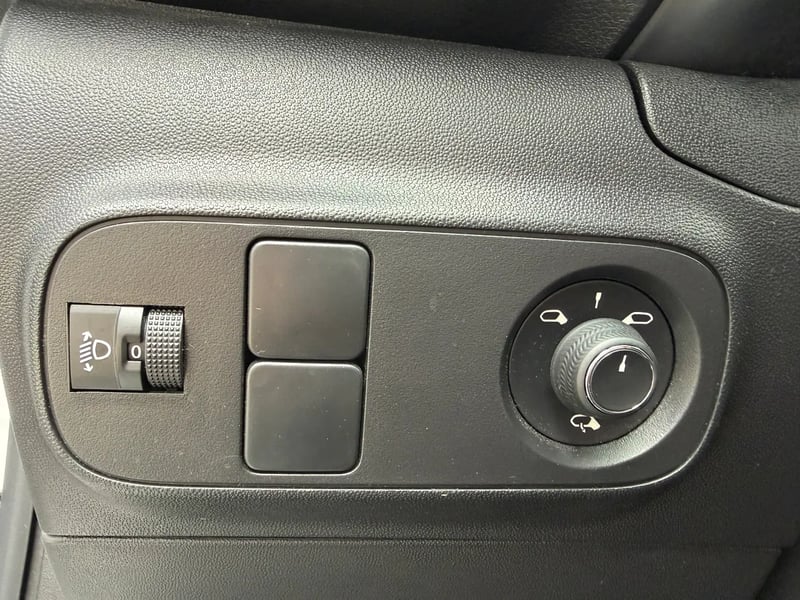 Photo de la voiture CITROEN C3 PureTech 83 S&S BVM5 Shine