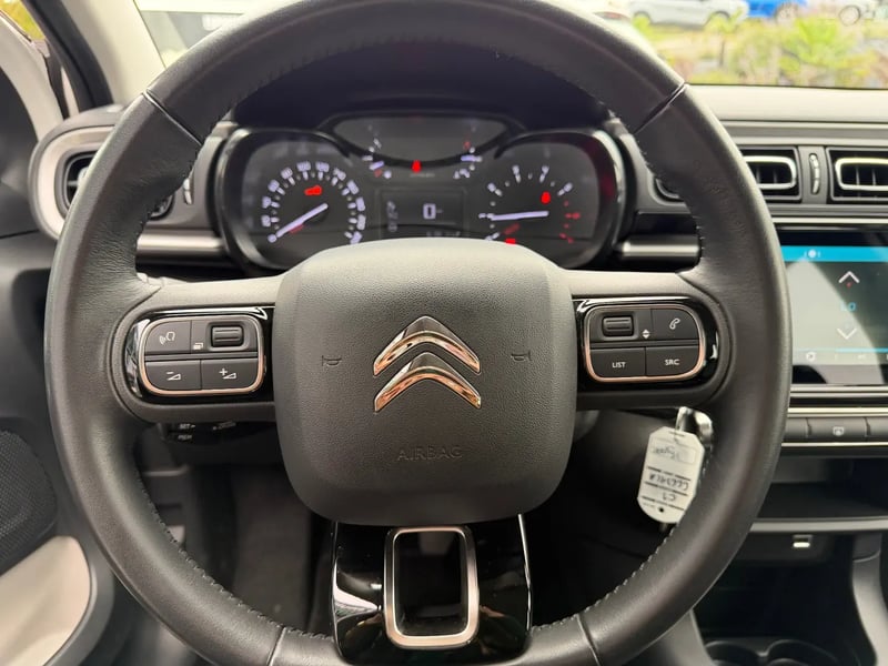 Photo de la voiture CITROEN C3 PureTech 83 S&S BVM5 Shine