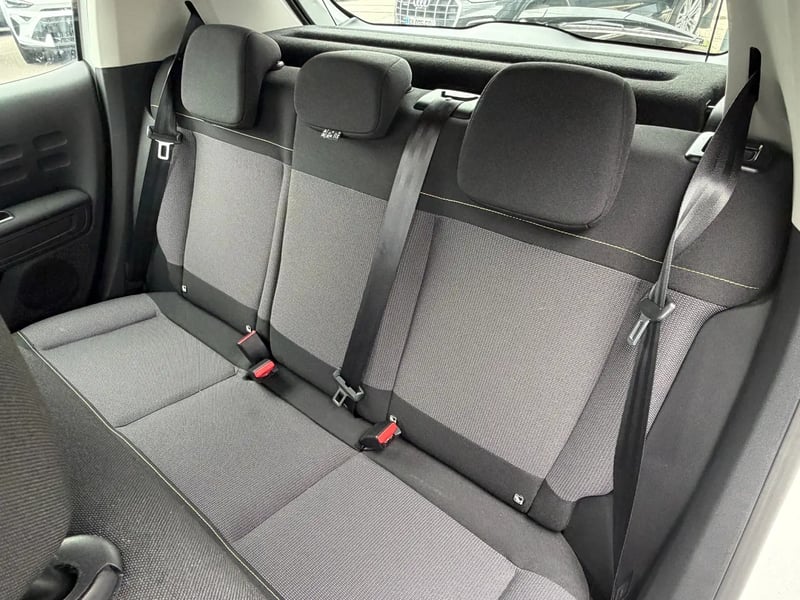 Photo de la voiture CITROEN C3 PureTech 83 S&S BVM5 Shine