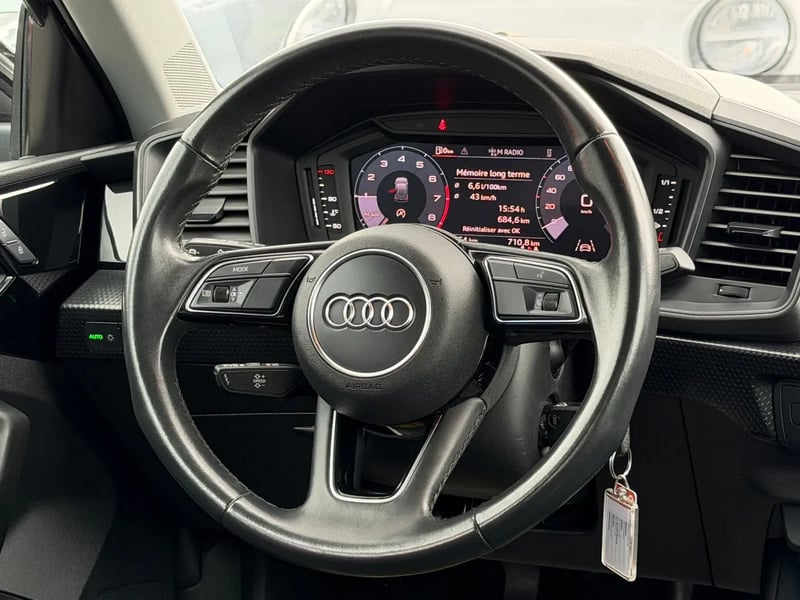 Photo de la voiture AUDI A1 SPORTBACK 25 TFSI 95 ch BVM5