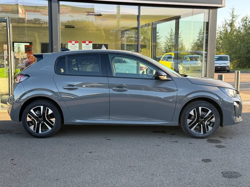 Photo de la voiture PEUGEOT 208 Hybrid 110 ch e-DCS6 Allure