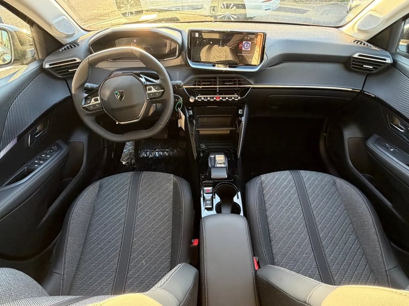 Photo de la voiture PEUGEOT 208 Hybrid 110 ch e-DCS6 Allure