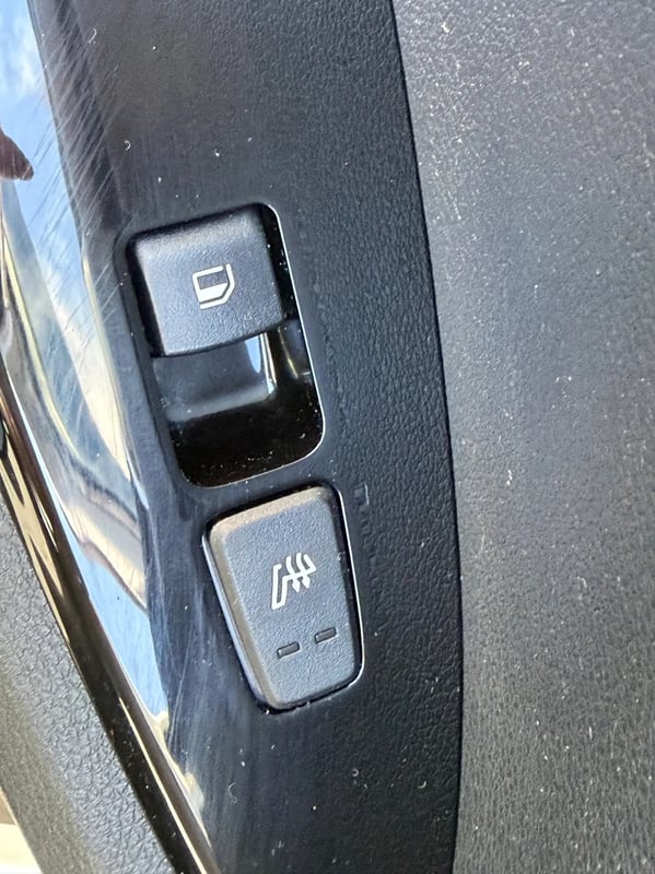 Photo de la voiture KIA SPORTAGE 1.6 T-GDi 150ch MHEV DCT7 4x2 Design