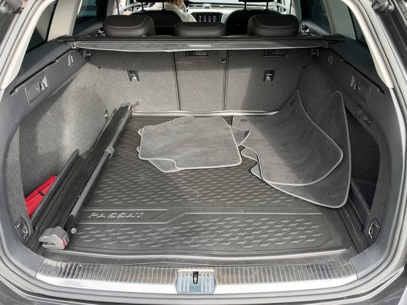 Photo de la voiture VOLKSWAGEN PASSAT SW 2.0 TDI EVO SCR 150 DSG7 Lounge