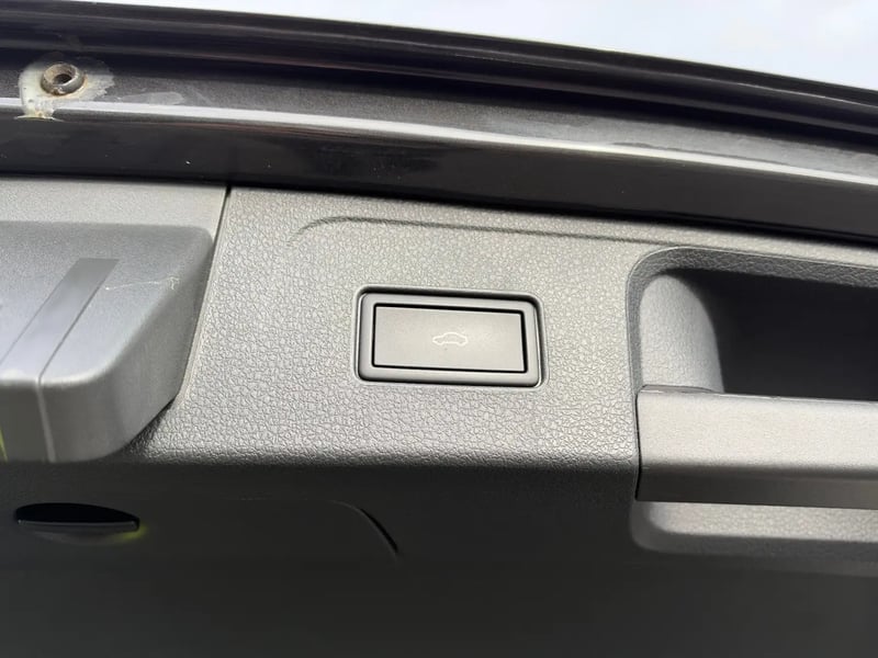 Photo de la voiture VOLKSWAGEN PASSAT SW 2.0 TDI EVO SCR 150 DSG7 Lounge