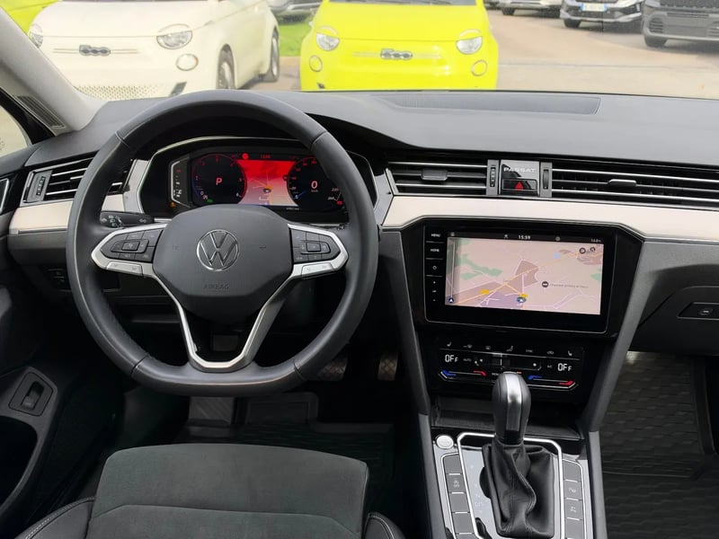 Photo de la voiture VOLKSWAGEN PASSAT SW 2.0 TDI EVO SCR 150 DSG7 Lounge