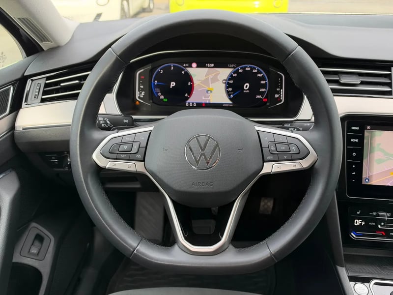 Photo de la voiture VOLKSWAGEN PASSAT SW 2.0 TDI EVO SCR 150 DSG7 Lounge