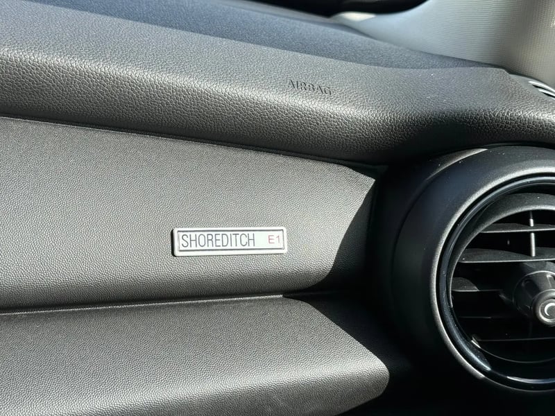 Photo de la voiture MINI HATCH 5 PORTES F55 One 102 ch Edition Shoreditch