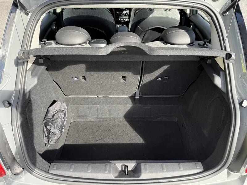 Photo de la voiture MINI HATCH 5 PORTES F55 One 102 ch Edition Shoreditch