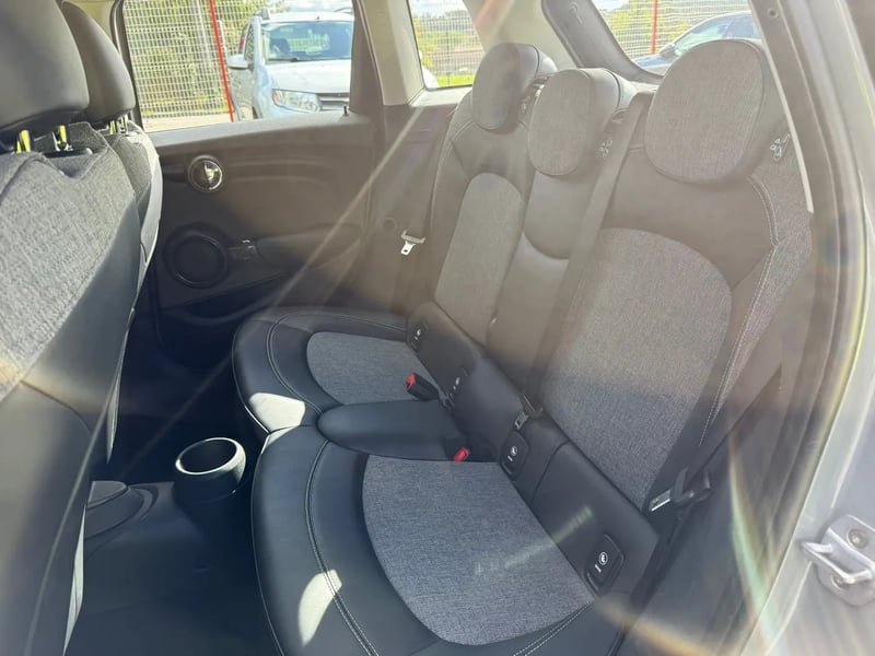 Photo de la voiture MINI HATCH 5 PORTES F55 One 102 ch Edition Shoreditch