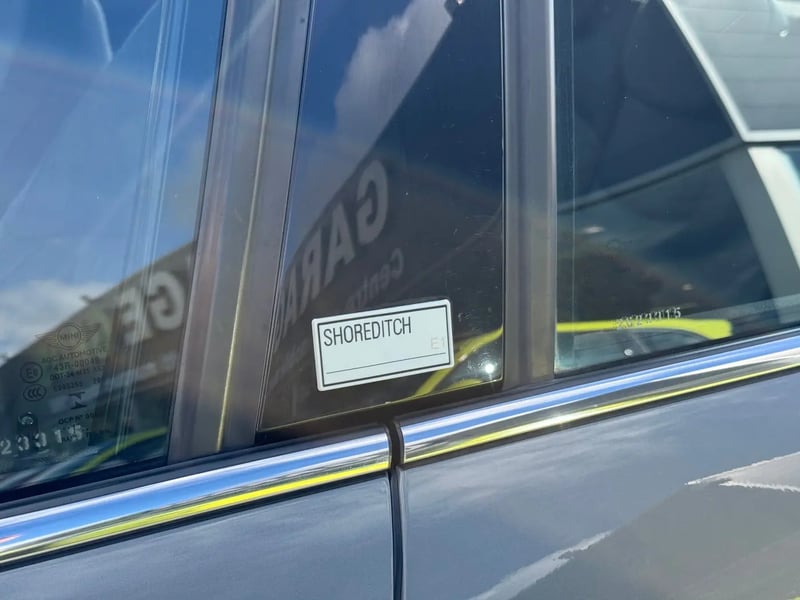 Photo de la voiture MINI HATCH 5 PORTES F55 One 102 ch Edition Shoreditch
