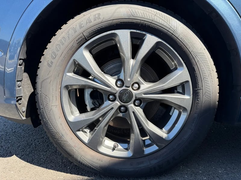 Photo de la voiture FORD KUGA 1.5 TDCi 120 S&S 4x2 Powershift ST-Line