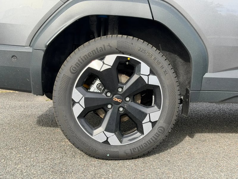 Photo de la voiture DACIA BIGSTER GPL Tribrid 150 4x4 Extreme