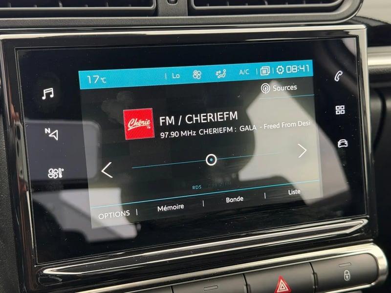 Photo de la voiture CITROEN C3 PureTech 83 S&S BVM5 Shine