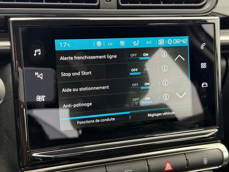 Photo de la voiture CITROEN C3 PureTech 83 S&S BVM5 Shine