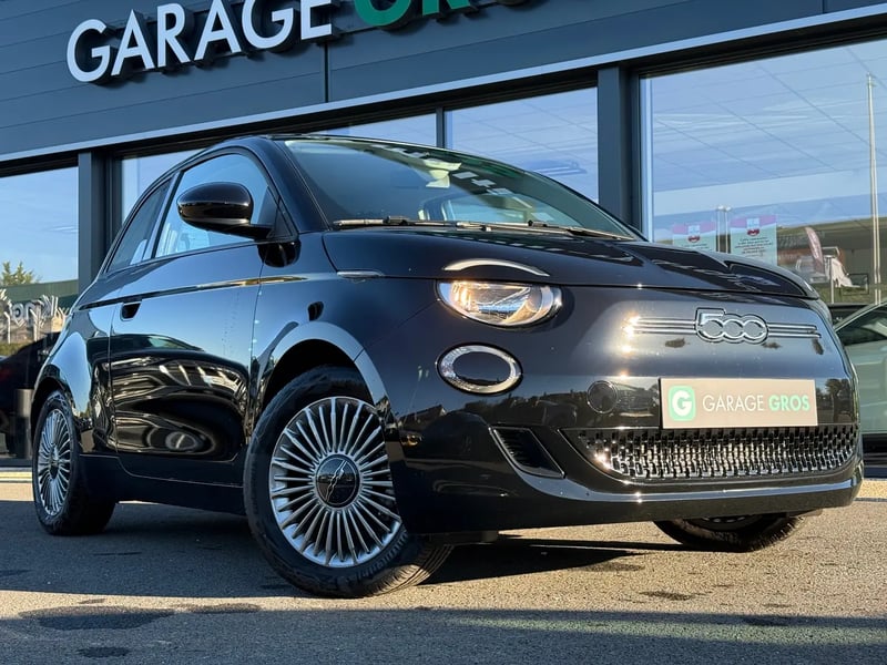 Photo de la voiture FIAT 500e BERLINE 500 e 118ch MY24 NOIR