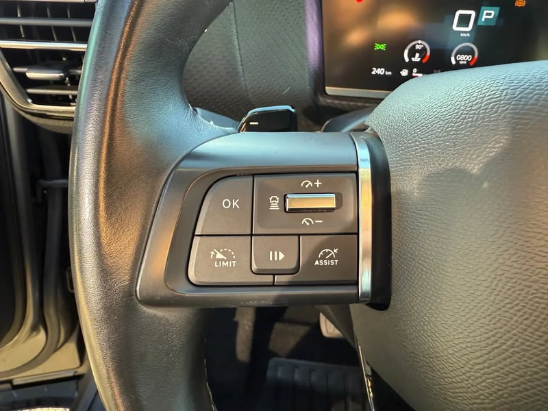 Photo de la voiture CITROEN C4 BlueHDi 130 S&S EAT8 Shine