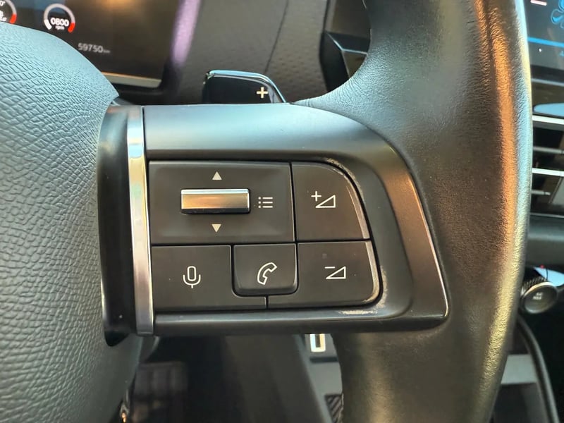 Photo de la voiture CITROEN C4 BlueHDi 130 S&S EAT8 Shine