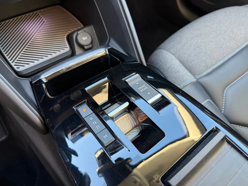 Photo de la voiture CITROEN C4 BlueHDi 130 S&S EAT8 Shine