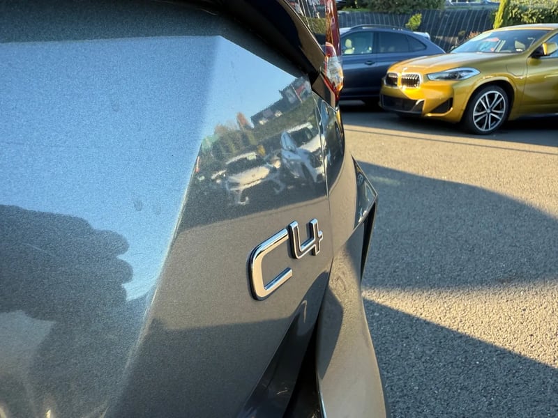 Photo de la voiture CITROEN C4 BlueHDi 130 S&S EAT8 Shine