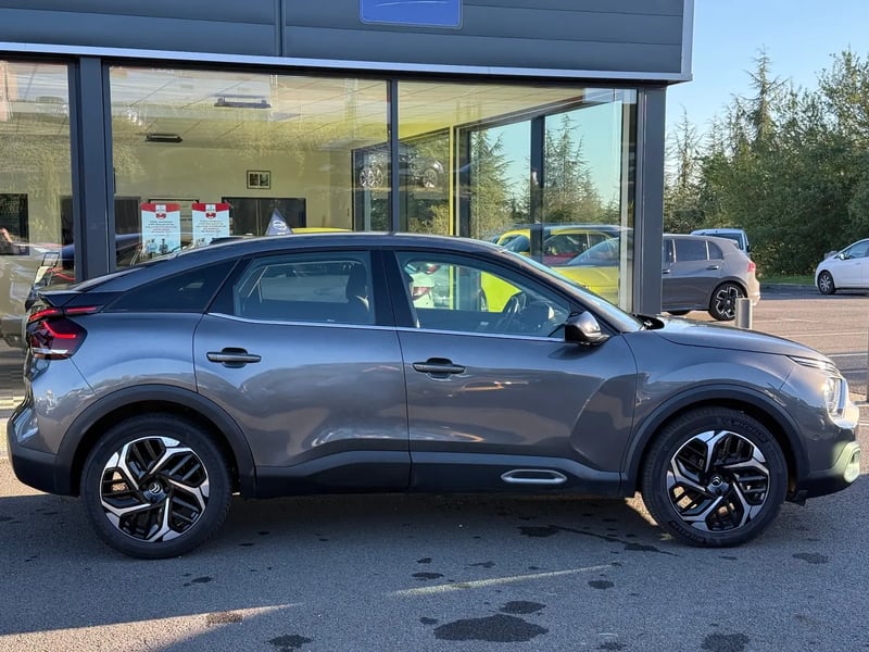 Photo de la voiture CITROEN C4 BlueHDi 130 S&S EAT8 Shine