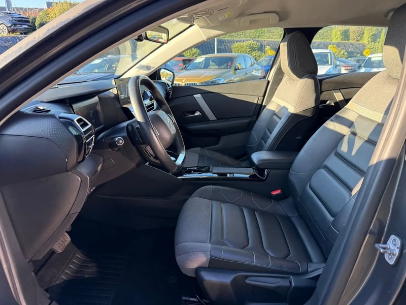 Photo de la voiture CITROEN C4 BlueHDi 130 S&S EAT8 Shine