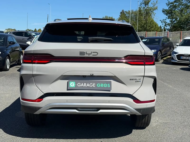 Photo de la voiture BYD SEAL U 1.5l DM-i 218 ch PHEV Boost