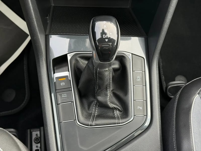 Photo de la voiture VOLKSWAGEN TIGUAN 2.0 TDI 150ch DSG7 R-Line