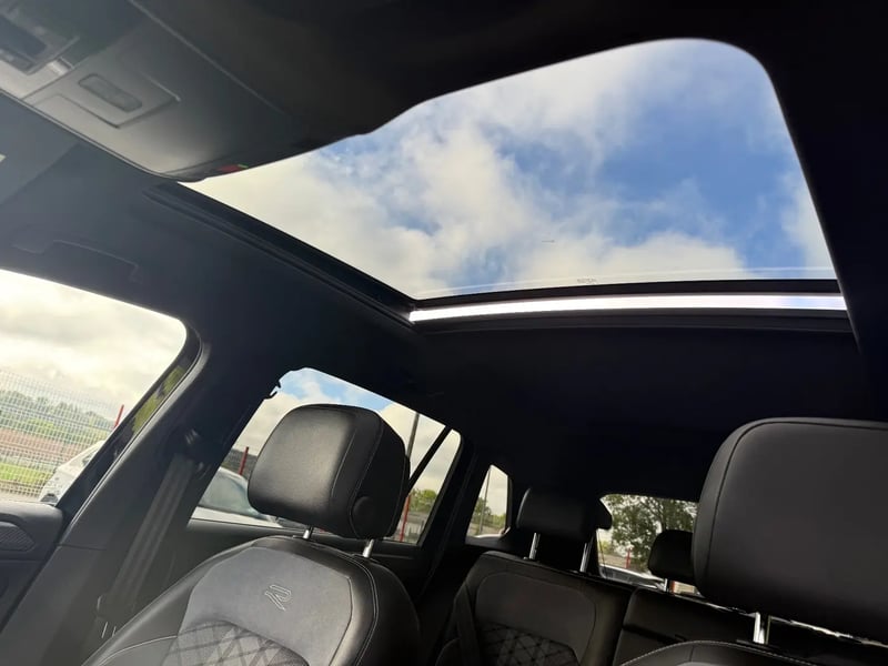 Photo de la voiture VOLKSWAGEN TIGUAN 2.0 TDI 150ch DSG7 R-Line