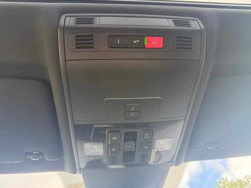 Photo de la voiture VOLKSWAGEN TIGUAN 2.0 TDI 150ch DSG7 R-Line