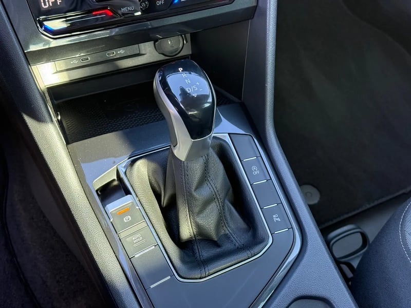 Photo de la voiture VOLKSWAGEN TIGUAN 2.0 TDI 150ch DSG7 Life Plus