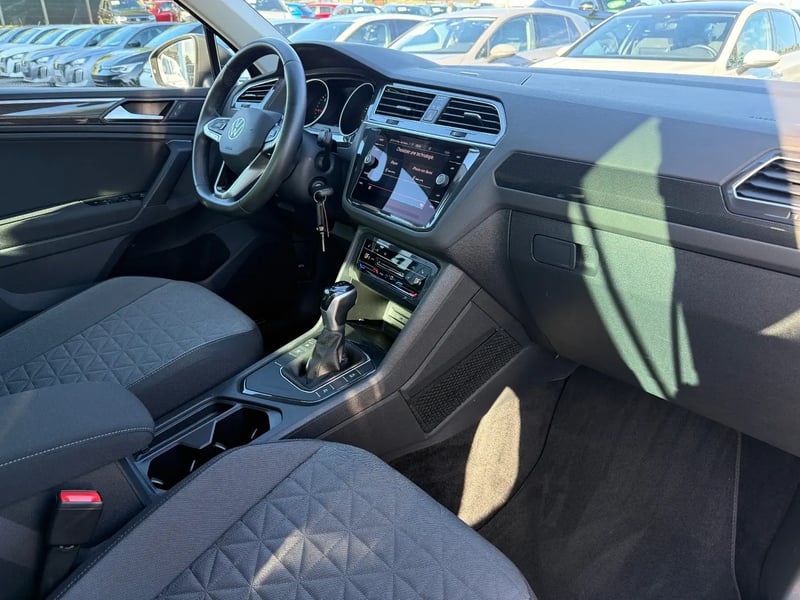 Photo de la voiture VOLKSWAGEN TIGUAN 2.0 TDI 150ch DSG7 Life Plus
