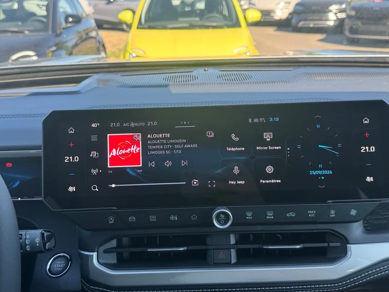 Photo de la voiture JEEP COMPASS 1.2 Turbo T3 145 ch BVR6 e-Hybrid Summit
