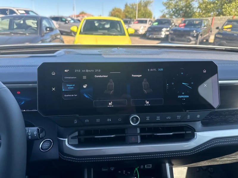 Photo de la voiture JEEP COMPASS 1.2 Turbo T3 145 ch BVR6 e-Hybrid Summit